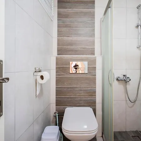 Cozy And Central 2 Bdrm Apart * Bursa